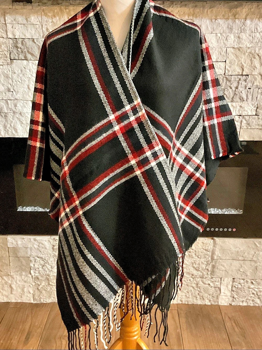 Unbranded Plaid Fringe Wrap Ruana in Black & Red New